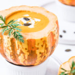 Cremige Kürbissuppe mit Karotten
