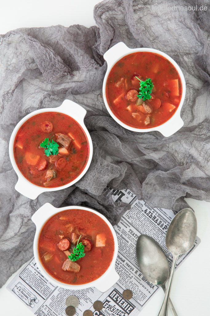 Soljanka mit Fleisch nach Russischem Rezept