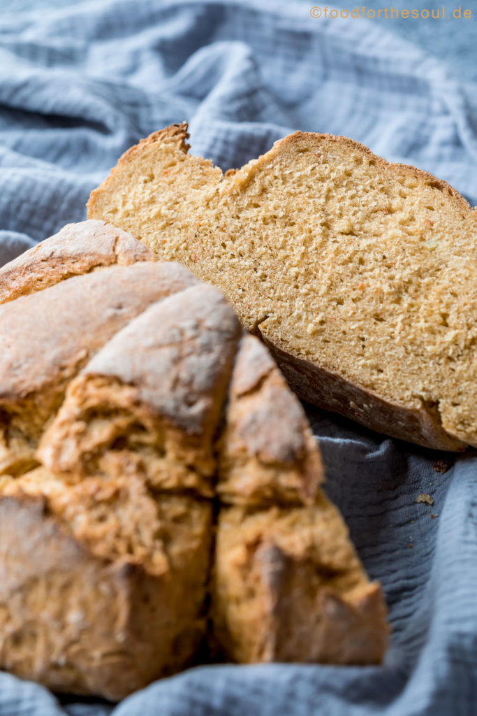 Einfaches Kürbisbrot mit Sauerteig