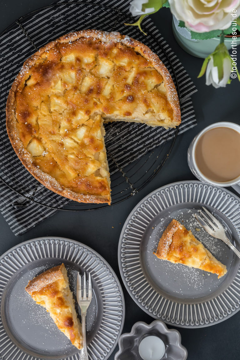 Versunkener Apfelkuchen mit Marzipan - food for the soul