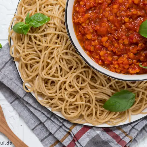 Rote Linsen-Bolognese mit Spaghetti food for the soul