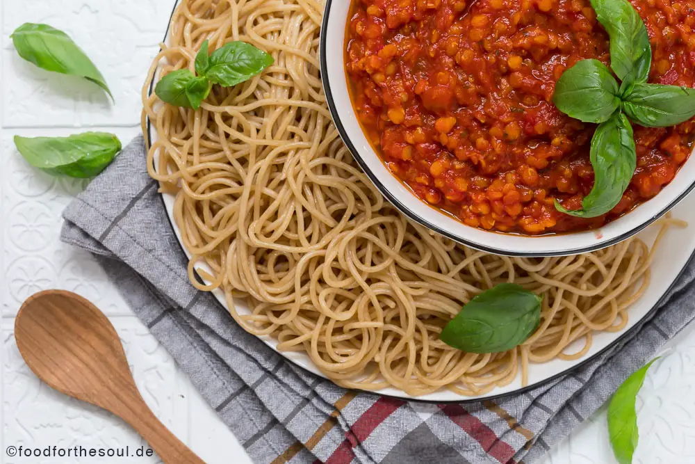 Rote Linsen-Bolognese mit Spaghetti food for the soul