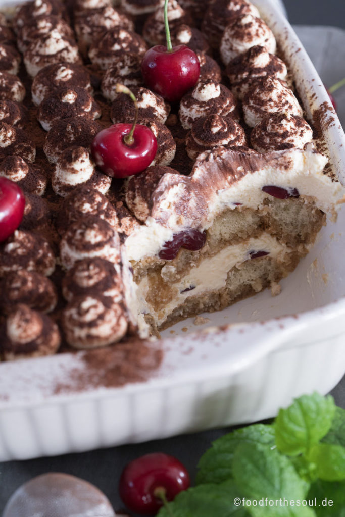 Schwarzwälder Kirsch Tiramisu mit Kirschwasser