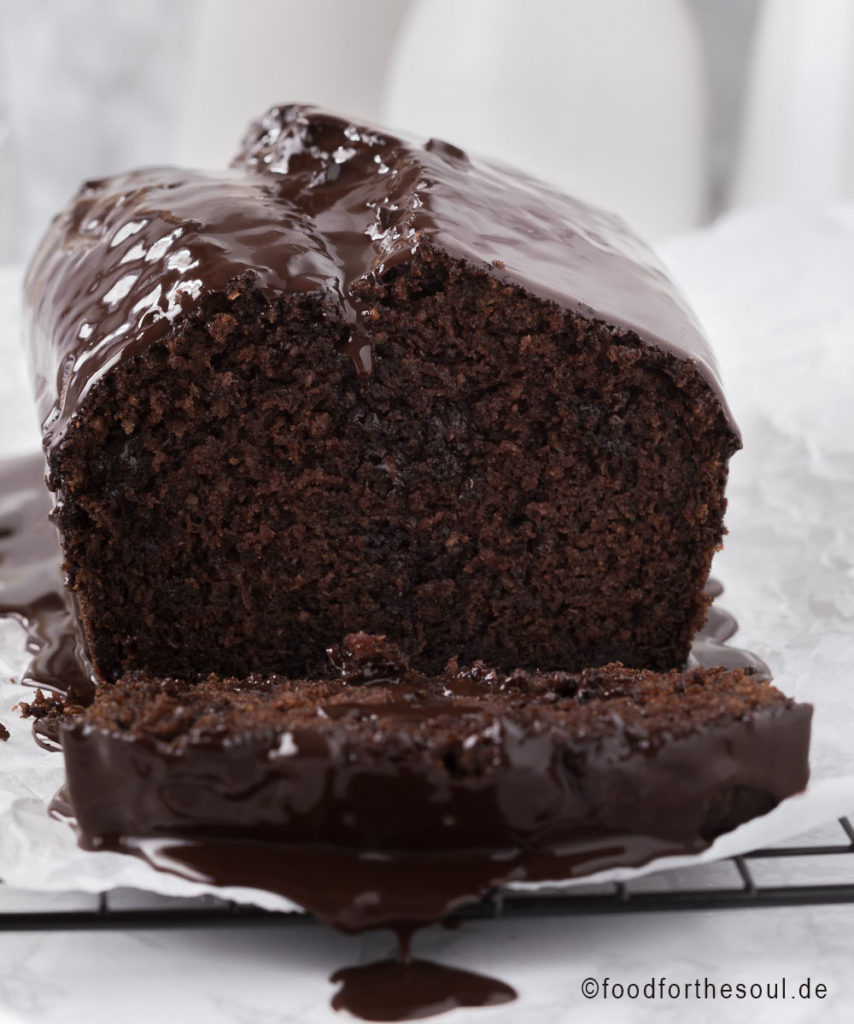 Saftiger Schokokuchen mit Zucchini - food for the soul