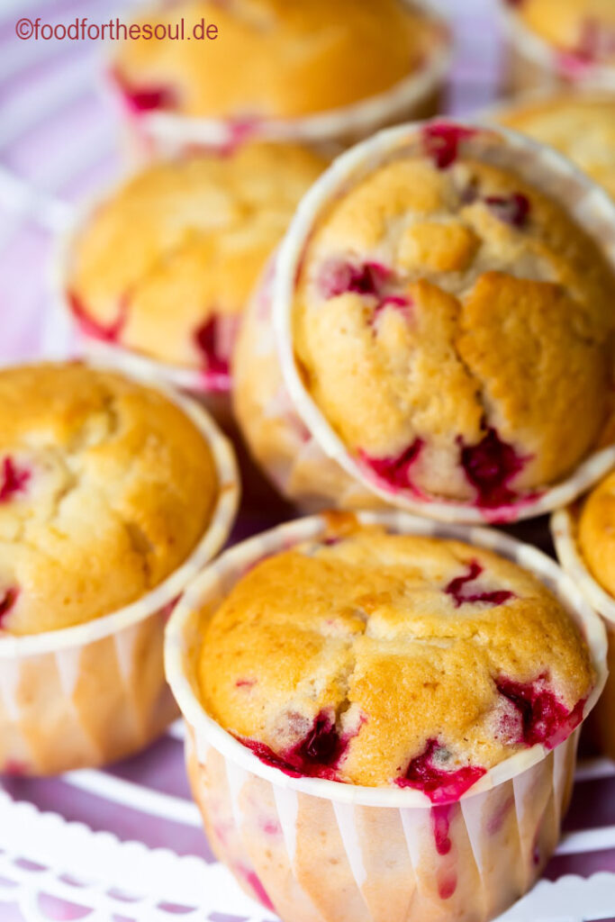 Einfache saftige Johannisbeer-Joghurt-Muffins