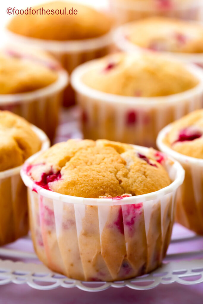 Einfache saftige Johannisbeer-Joghurt-Muffins