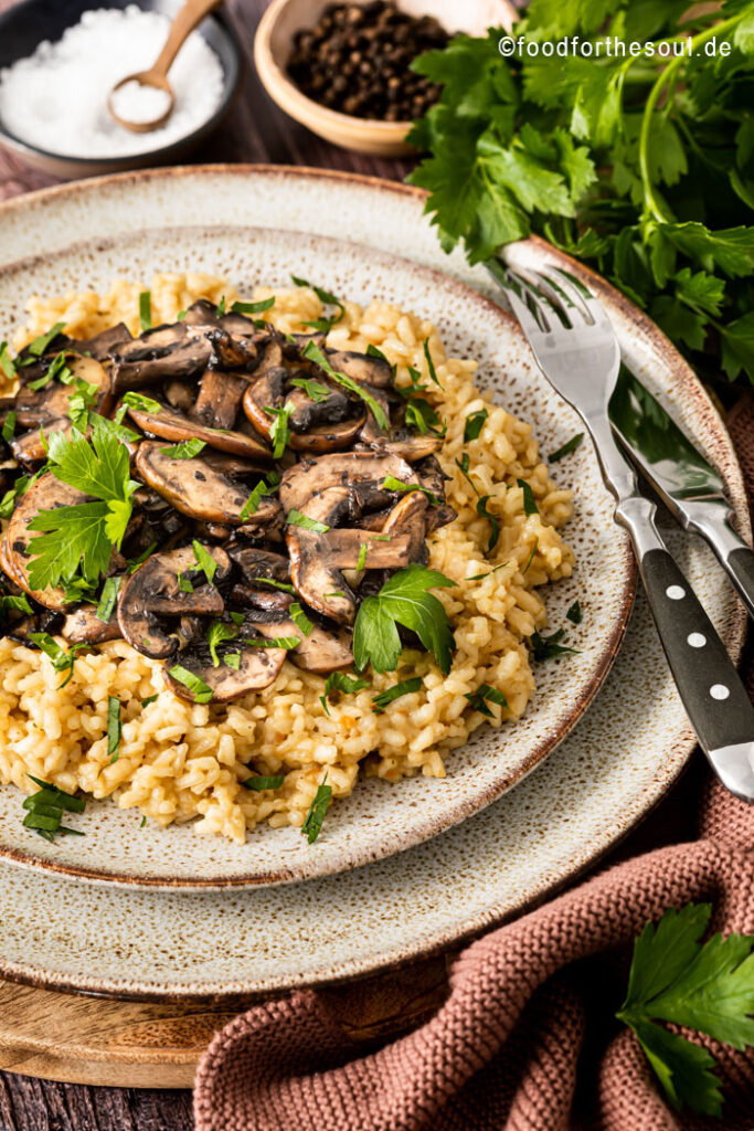 Pilzrisotto mit Champignons und Parmesan