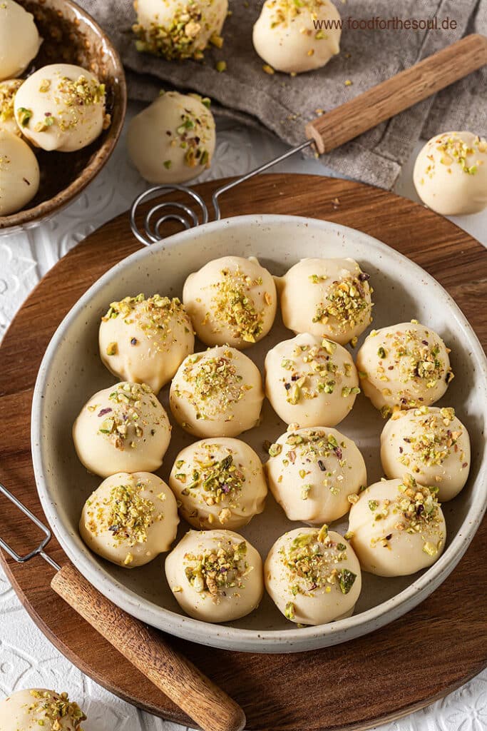 Eierlikörkugeln Rezept - Eierlikör-Pralinen selber machen