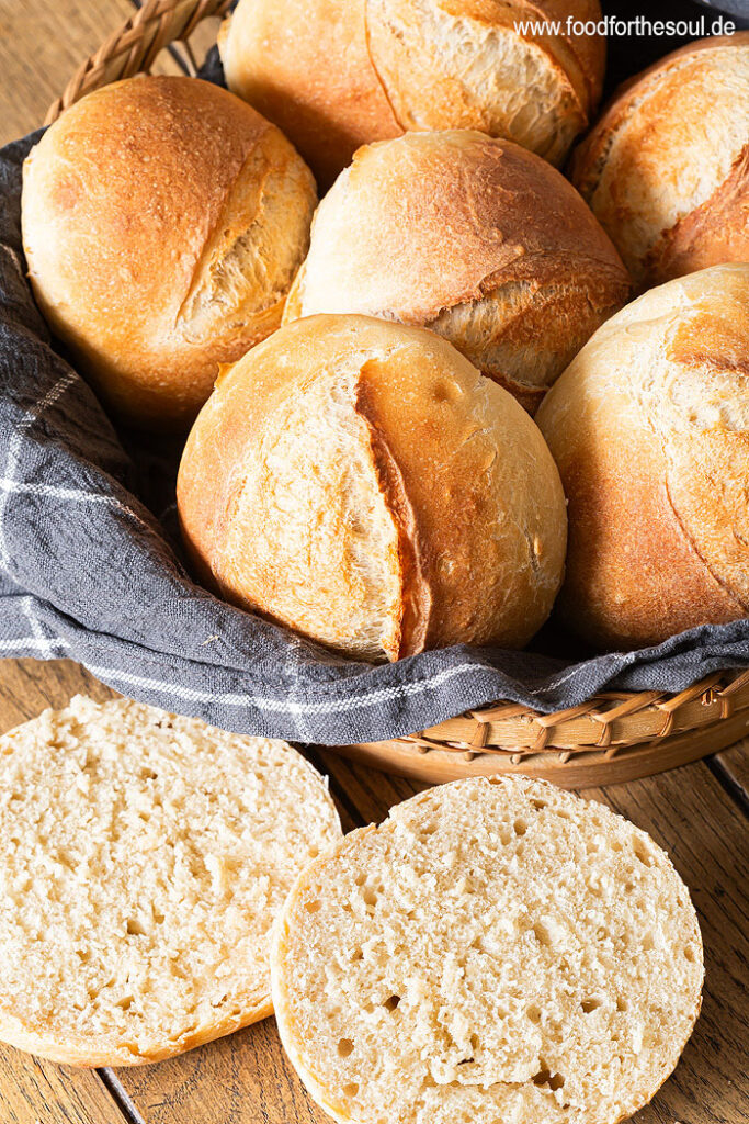 Schnelle Sonntagsbrötchen mit Trockenhefe selber backen