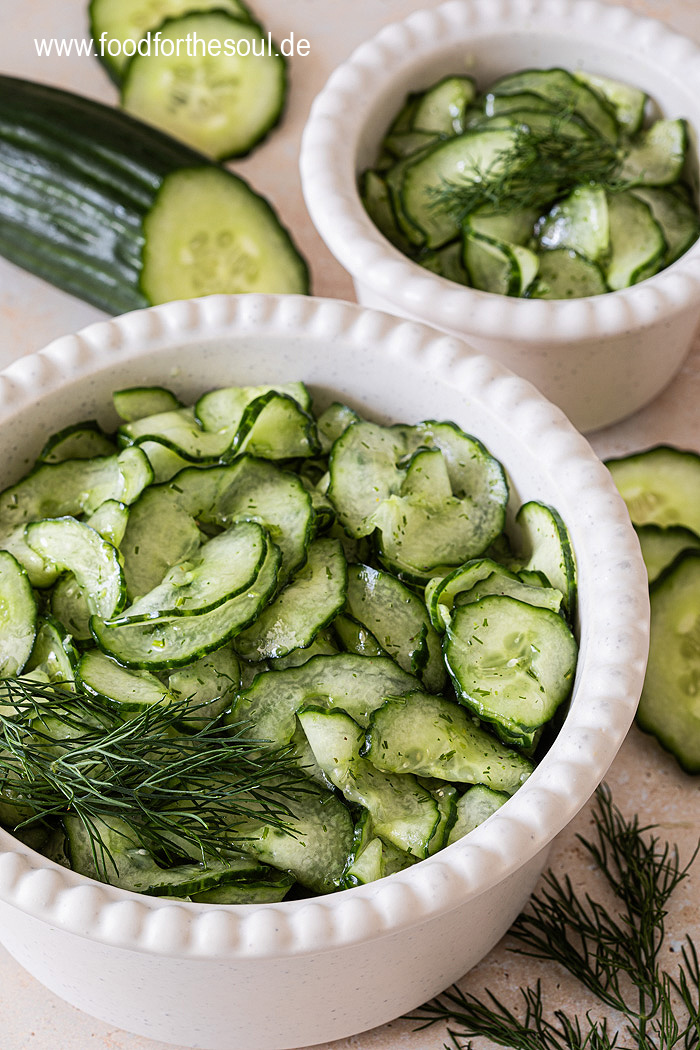 Gurkensalat Rezept mit Essig und Öl