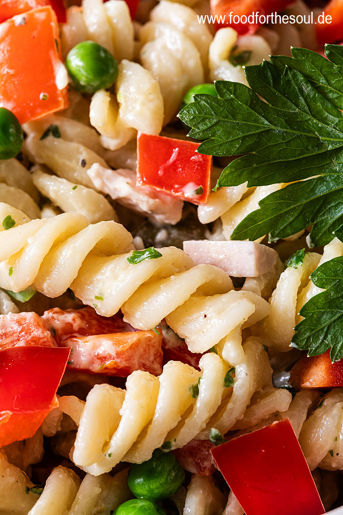 Nudelsalat mit Mayo - bester Pasta Salat