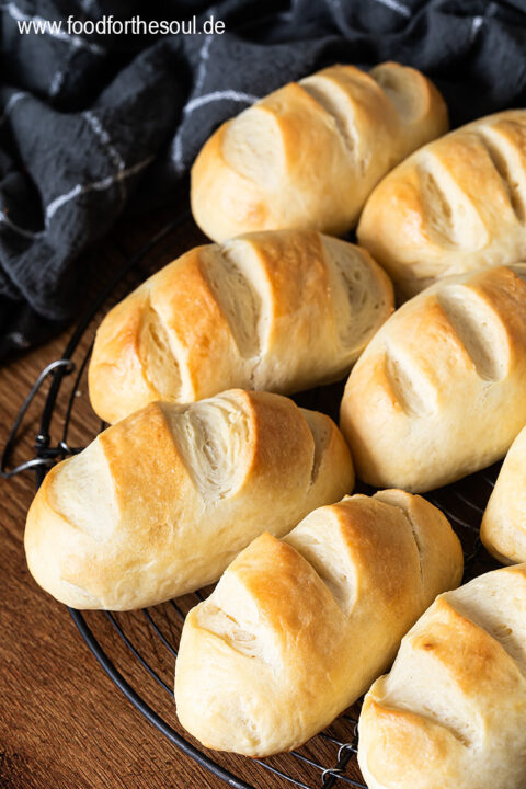 Fluffige Milchbrötchen wie vom Bäcker