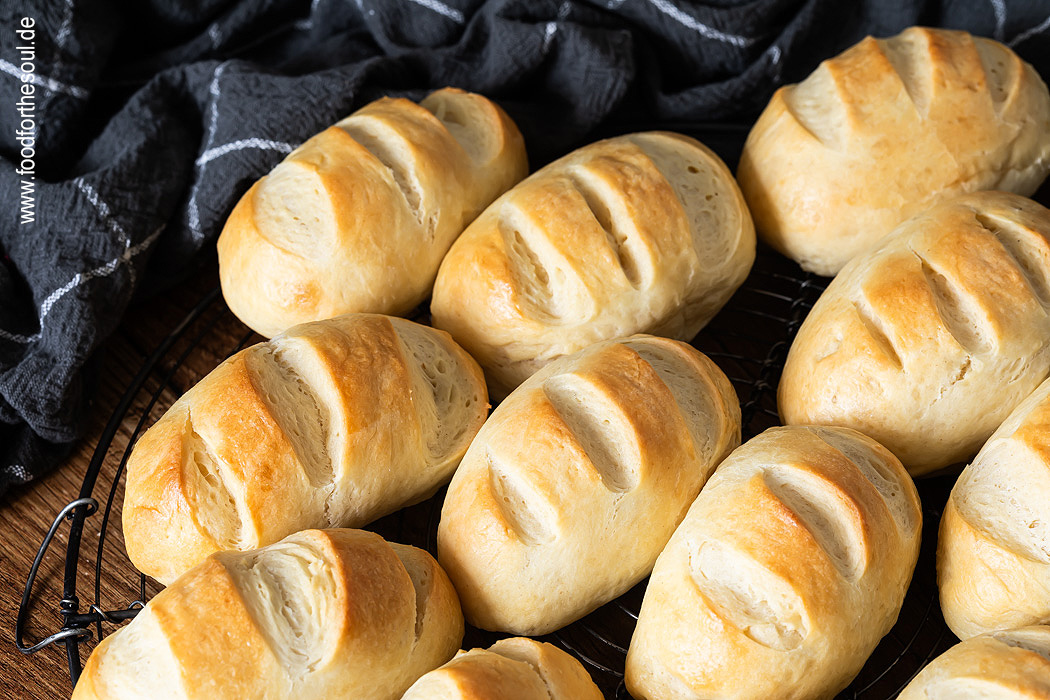 Fluffige Milchbrötchen wie vom Bäcker