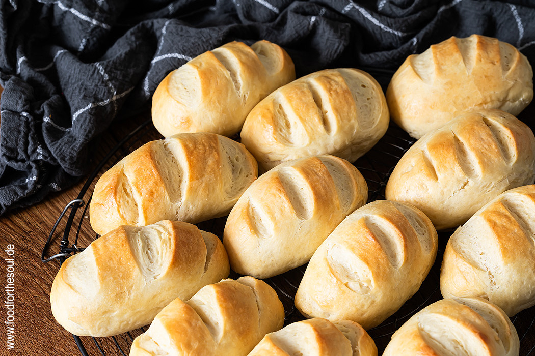 Fluffige Milchbrötchen wie vom Bäcker