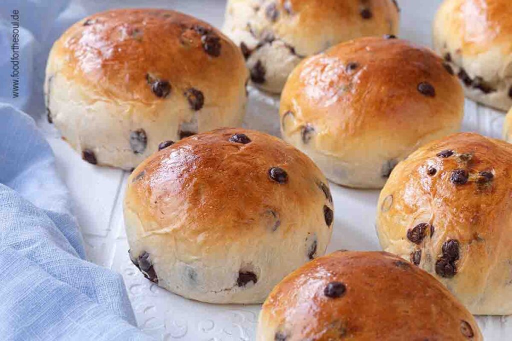 Selbst gebackene Schokobrötchen