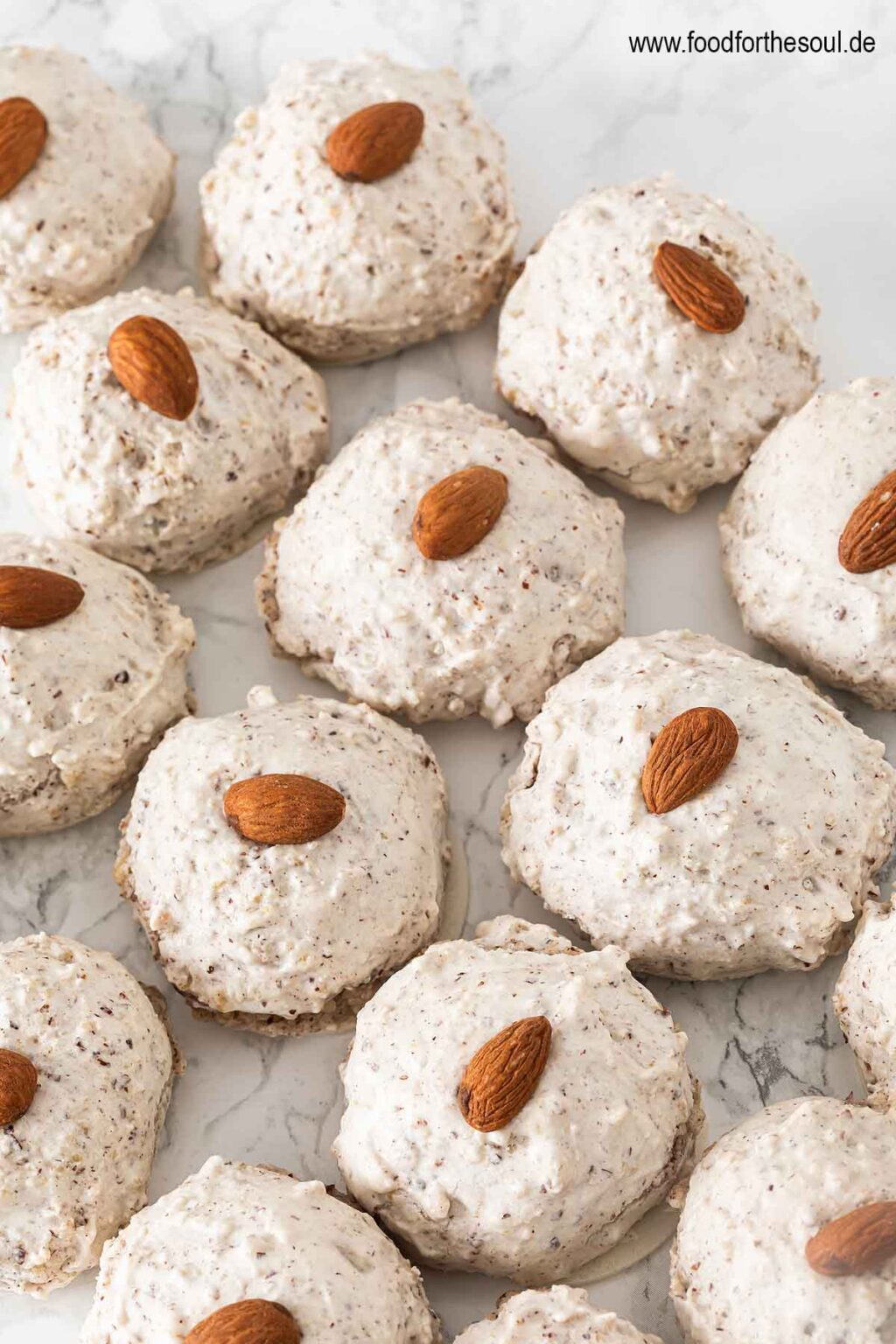 Omas Mandelmakronen Rezept mit und ohne Oblaten