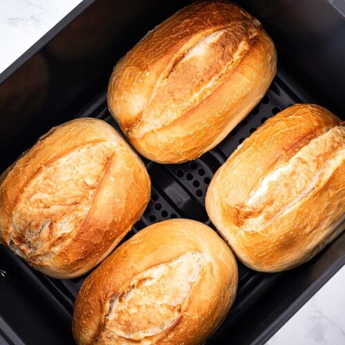 Aufbackbrötchen im Airfryer Frittierkorb des Ninja Foodi Max Dual Zone