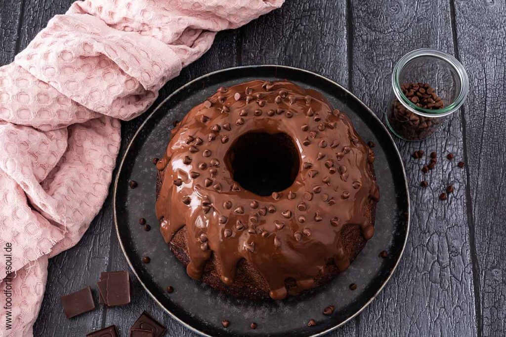 Super saftiger Paradiescreme Kuchen Schoko gebacken in der Gugelhupf-Form