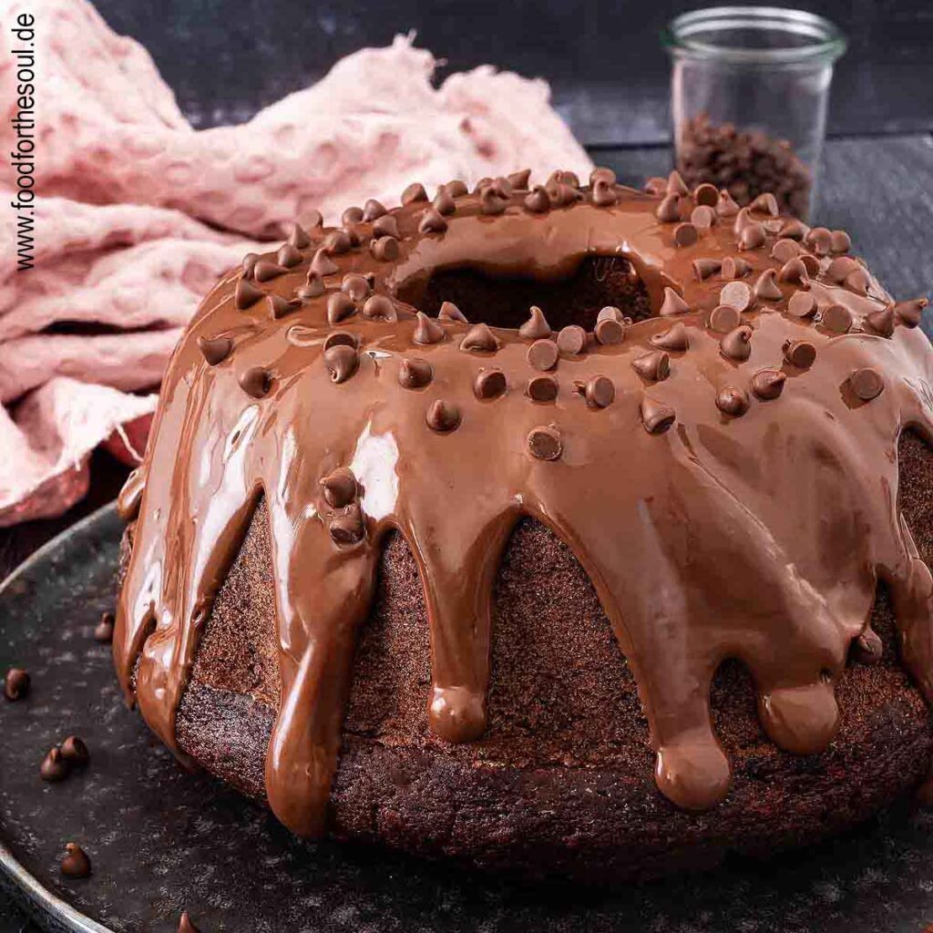 Super saftiger Paradiescreme Kuchen Schoko gebacken in der Gugelhupf-Form