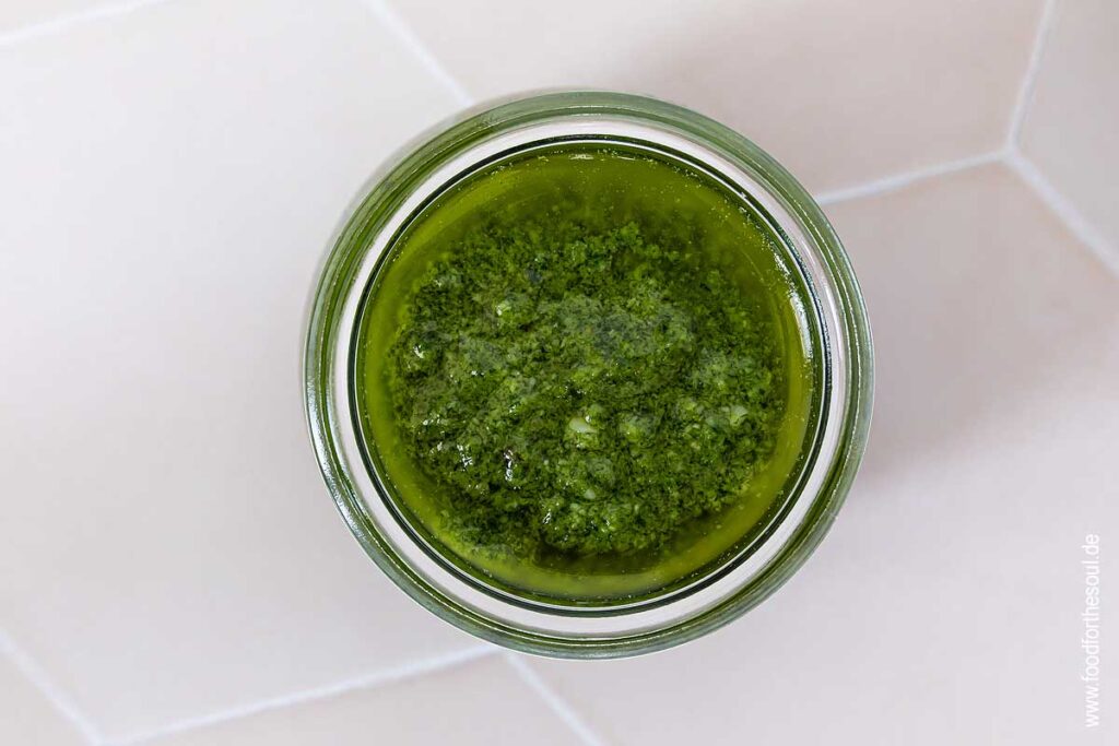 Basilikum Pesto alla Genovese in einem Glas