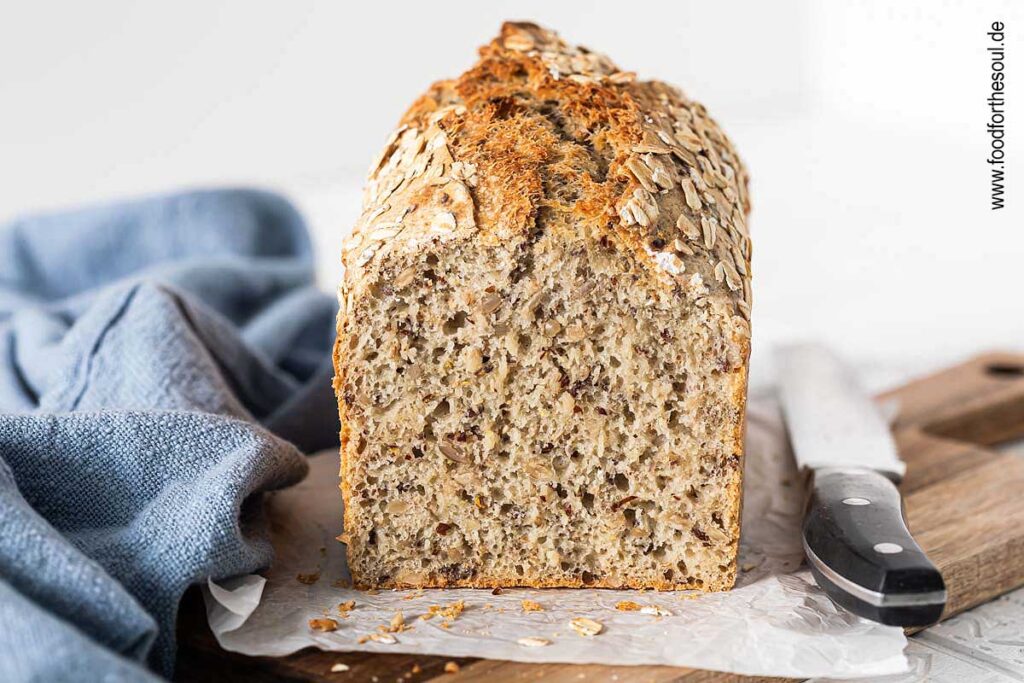 Schnelles Dinkelbrot mit Trockenhefe und Dinkelbrot 630 mit Anschnitt