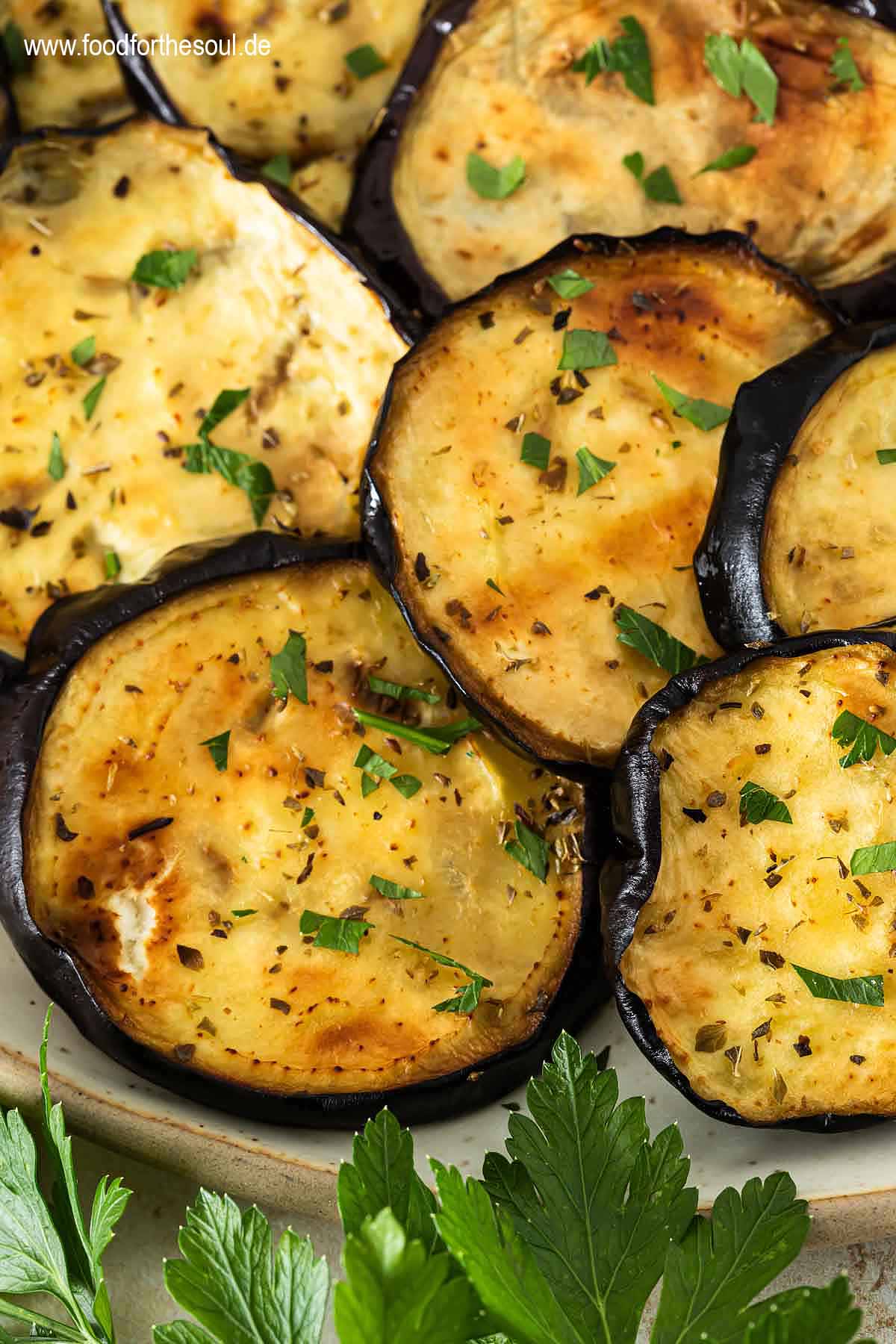 Im Airfryer geröstete Auberginenscheiben