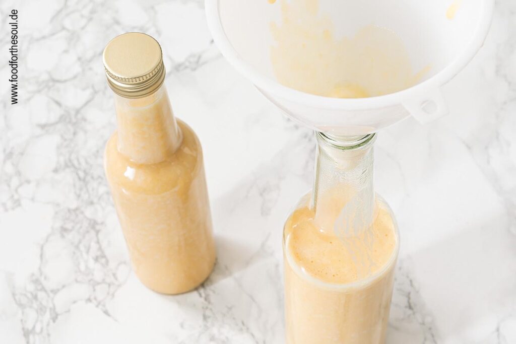 Heißen Eierlikör in Flaschen abfüllen - Schritt 7