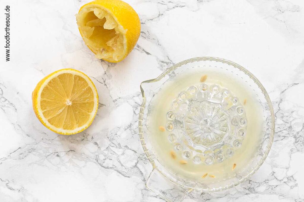 Zitrone auspressen - Schritt 3