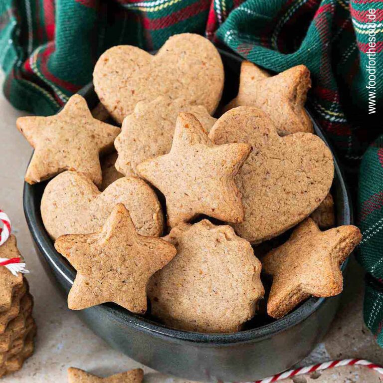 Gesunde Dinkelplätzchen angerichtet in einer Schale