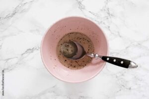 Salatdressing für Gurkensalat anrühren - Schritt 3