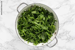 Rucola waschen - Schritt 1