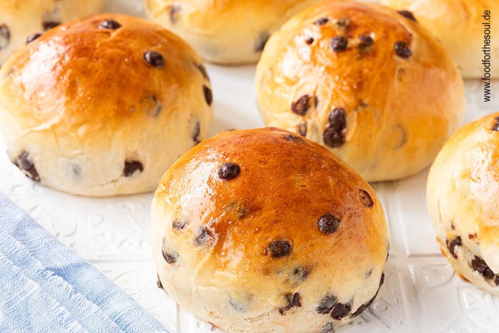 Frisch gebackene Schokobrötchen