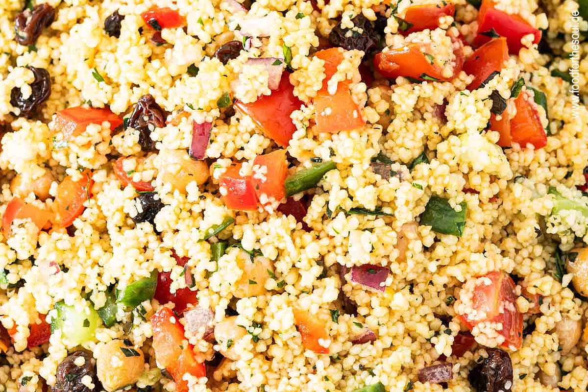 Frisch zubereiteter Couscous Salat