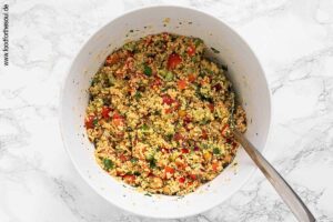 Alle Zutaten mit Dressing vermengen - Schritt 7