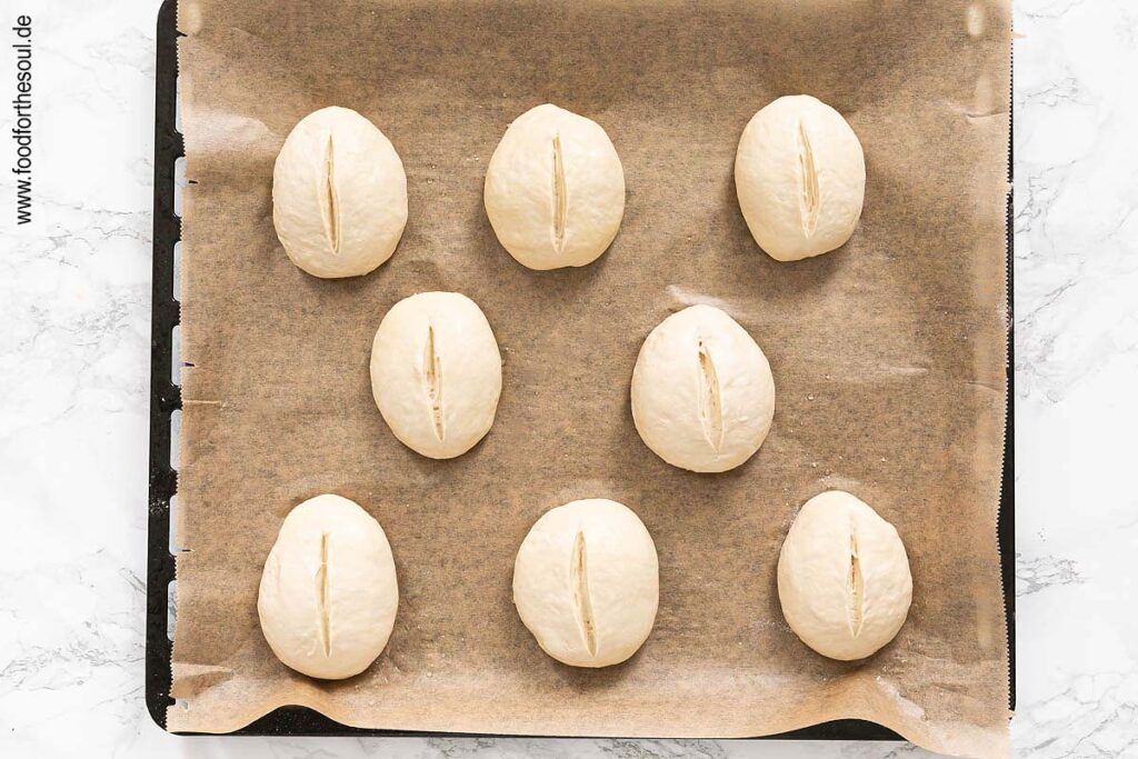 Brötchen einschneiden - Schritt 8