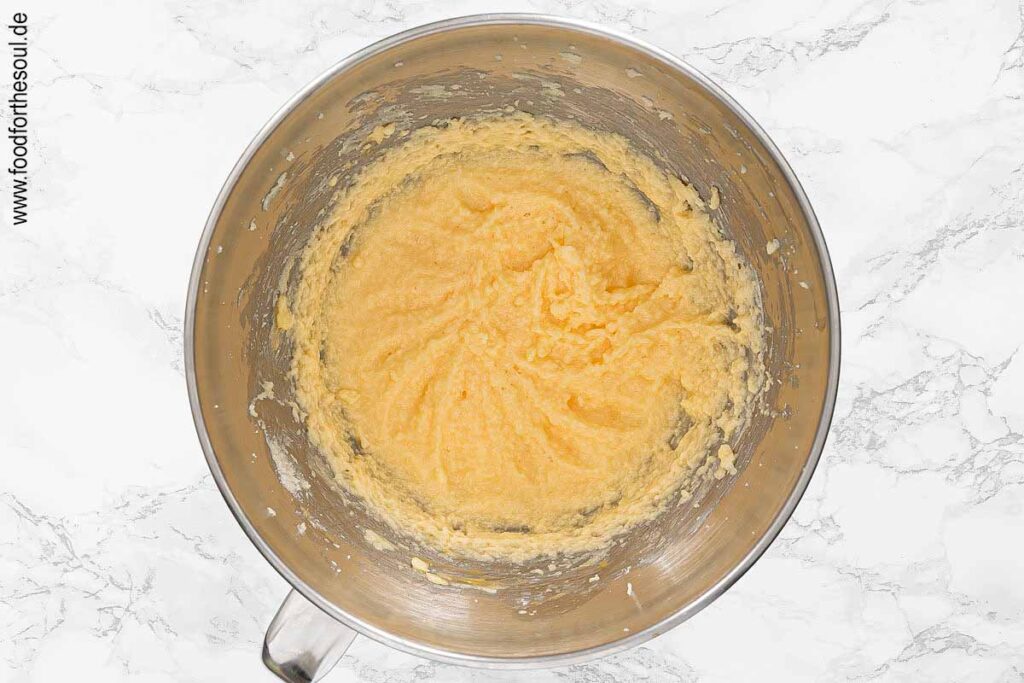 Eier hinzufügen und unterrühren - Schritt 3