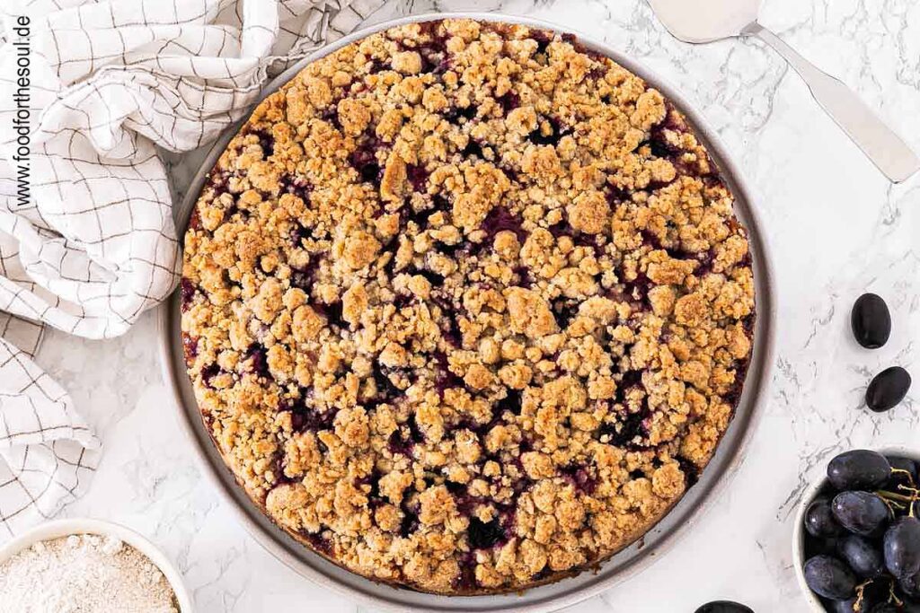 Traubenkuchen backen und auskühlen lassen - Schritt 8