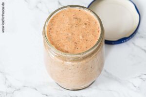 Burger Sauce in ein Schraubglas füllen und im Kühlschrank lagern - Schritt 3