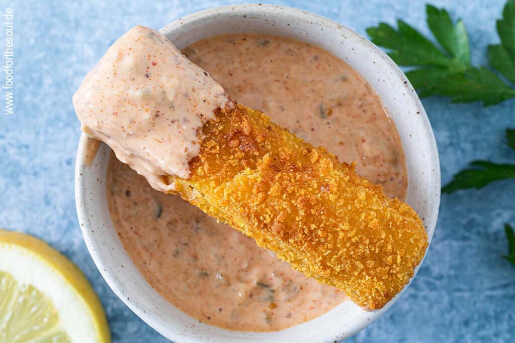 Knuspriges Airfryer Fischstäbchen mit Dip