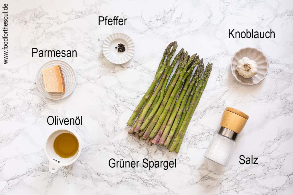 Zutaten für grünen Spargel aus der Pfanne