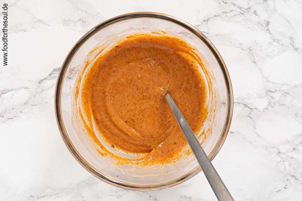 Zutaten für Hähnchinnenfilet Marinade verrühren - Schritt 1