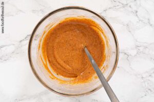 Zutaten für Hähnchinnenfilet Marinade verrühren - Schritt 1