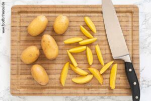 Kartoffeln in Spalten schneiden - Schritt 2