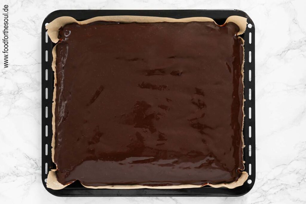 Schokokuchen mit Schokoladenguss bestreichen - Schritt 9