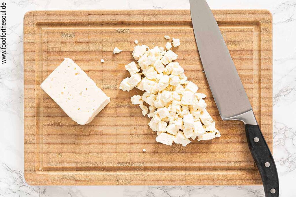 Feta Käse in Würfel schneiden - Schritt 5