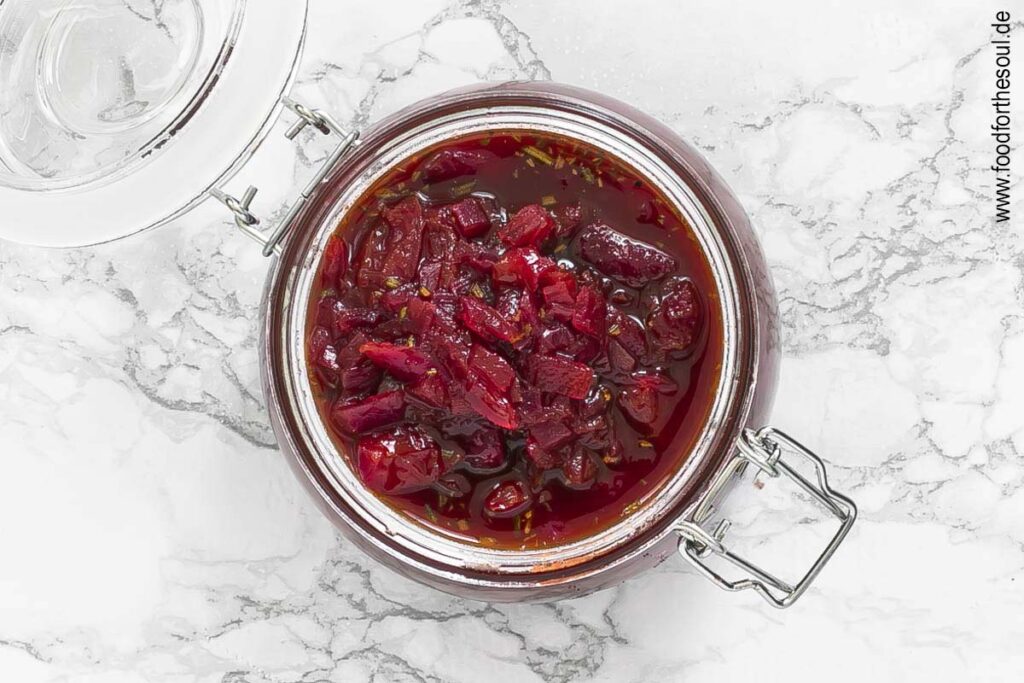 Fertiges Kirsch Chutney in Gläser füllen - Schritt 8