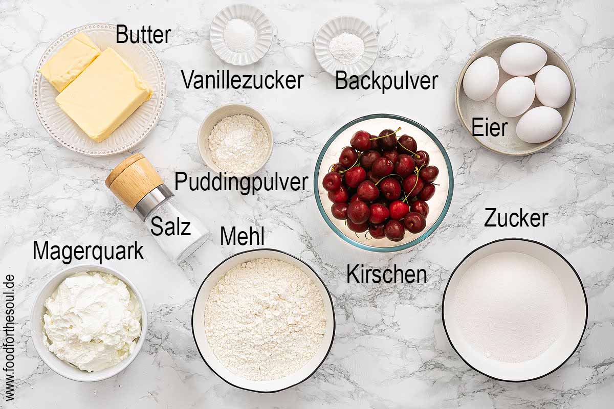 Zutaten für Omas Kirschkuchen mit Quark und Streusel