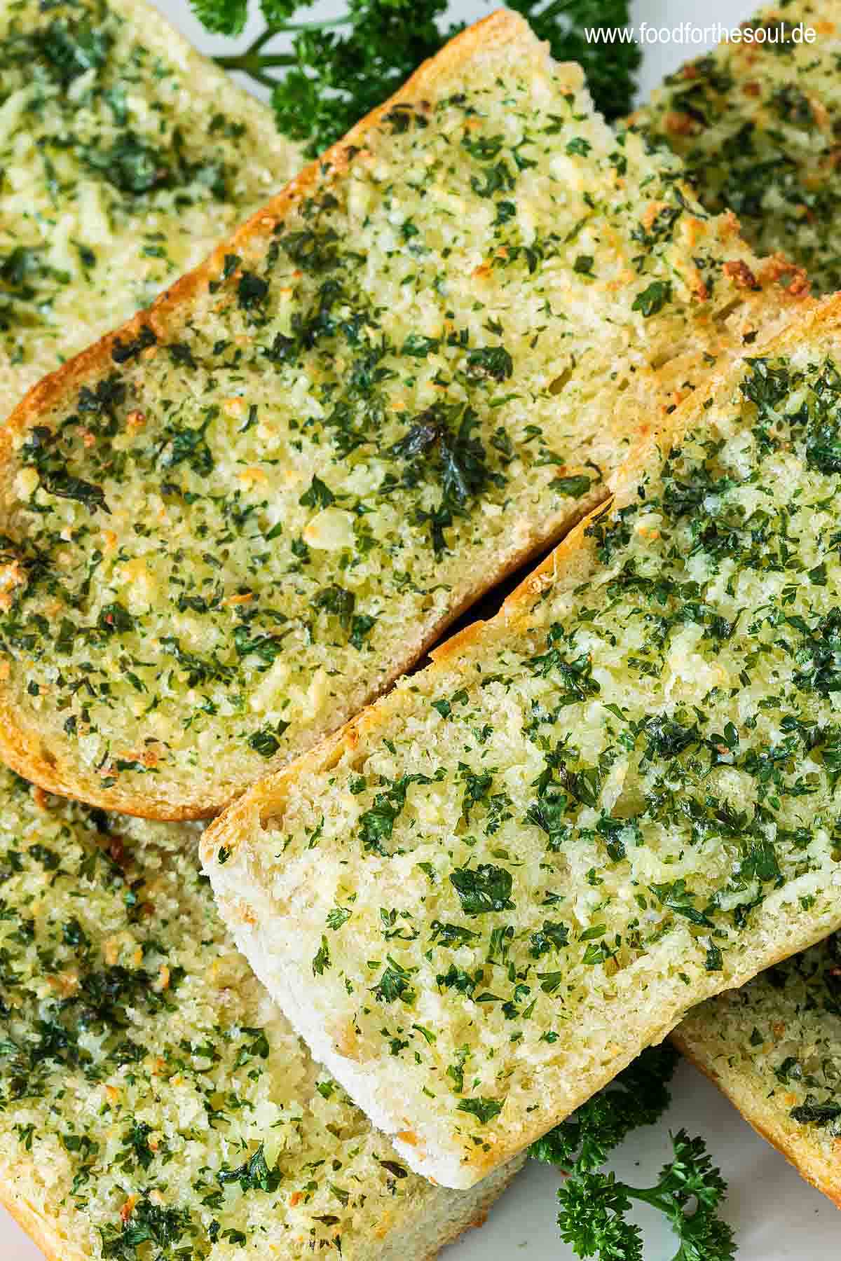 Frisch gebackenes Airfryer Knoblauchbrot