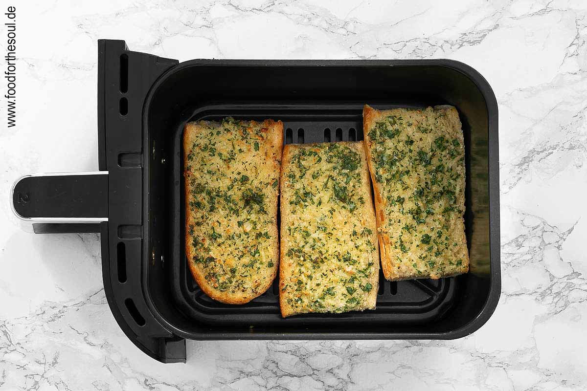 Airfryer einstellen und Knoblauchbrot rösten - Schritt 6