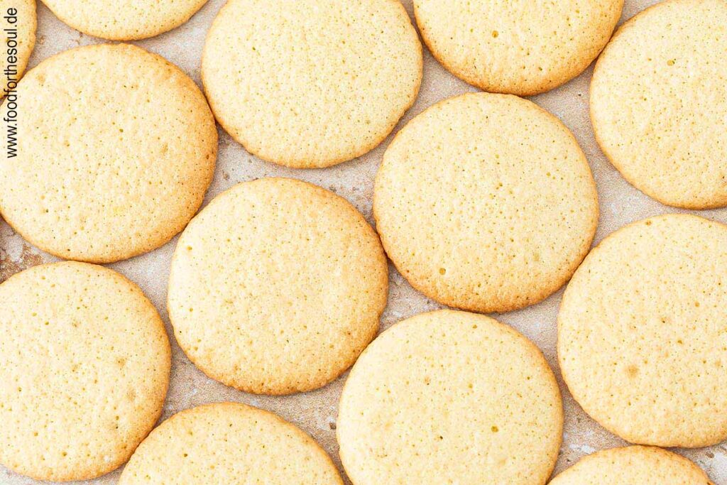 Frisch gebackene Eierplätzchen